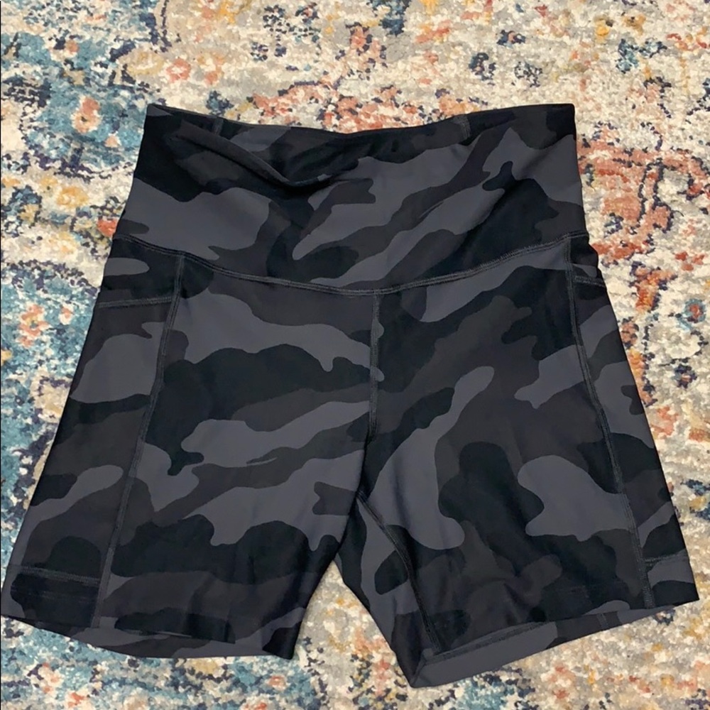 NWOT old navy Biker Shorts—5in